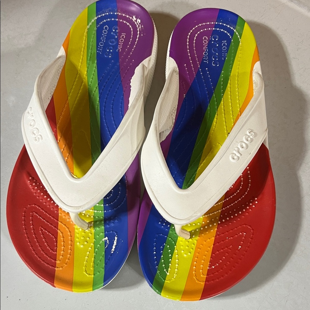 CROCS M10/W12 Multicolor Rainbow Flip Flops - Picture 2 of 7